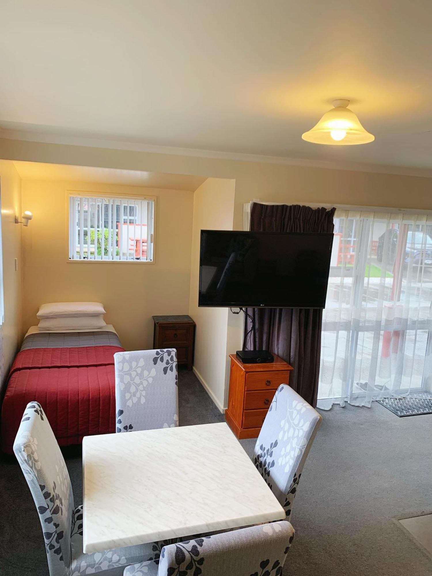 Amber Court Motel Te Anau Zewnętrze zdjęcie