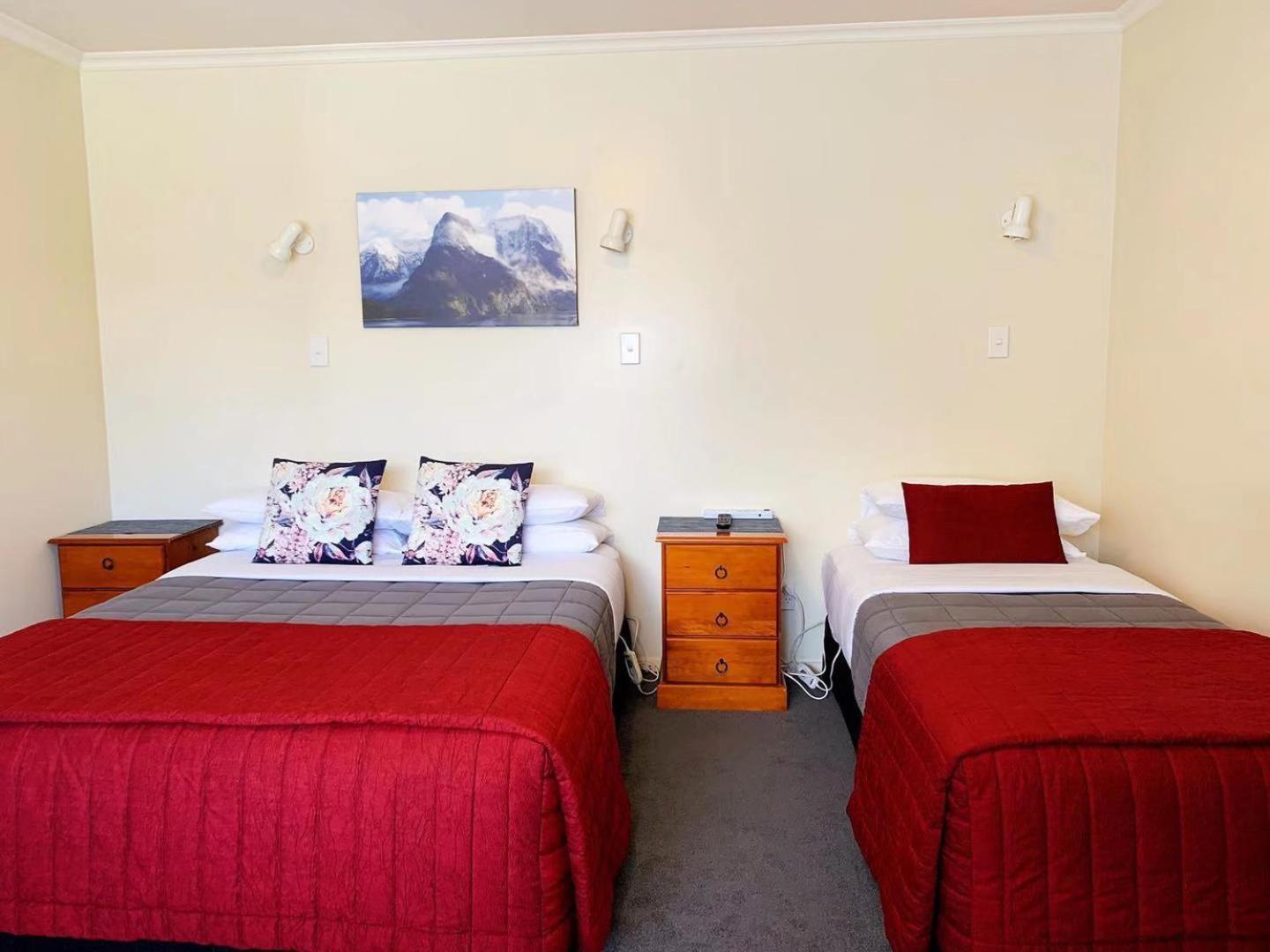 Amber Court Motel Te Anau Zewnętrze zdjęcie