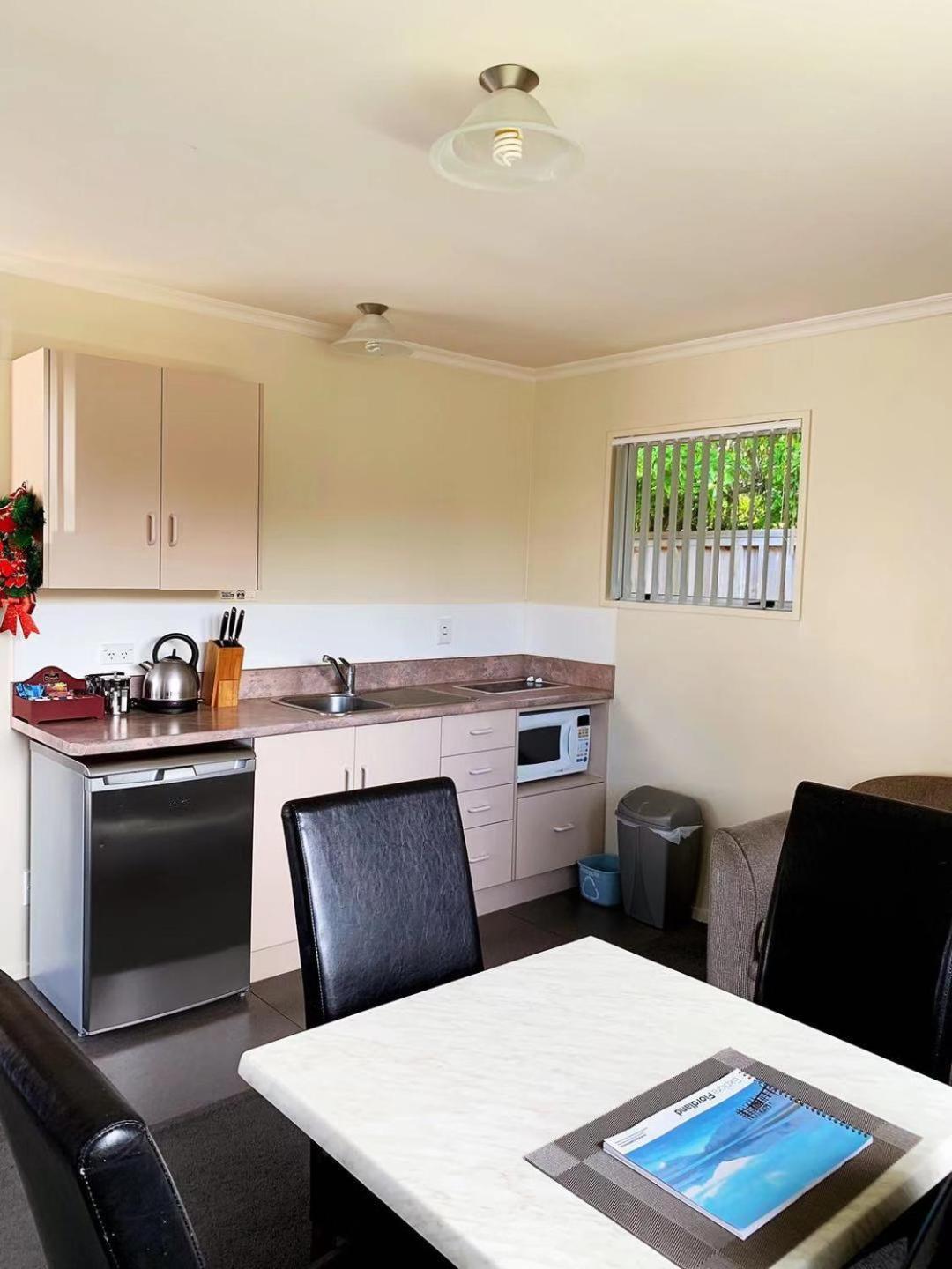 Amber Court Motel Te Anau Zewnętrze zdjęcie