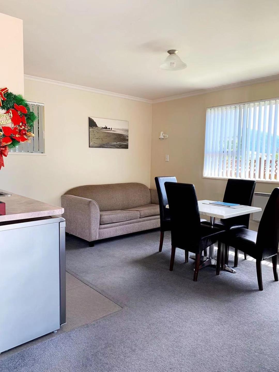 Amber Court Motel Te Anau Zewnętrze zdjęcie