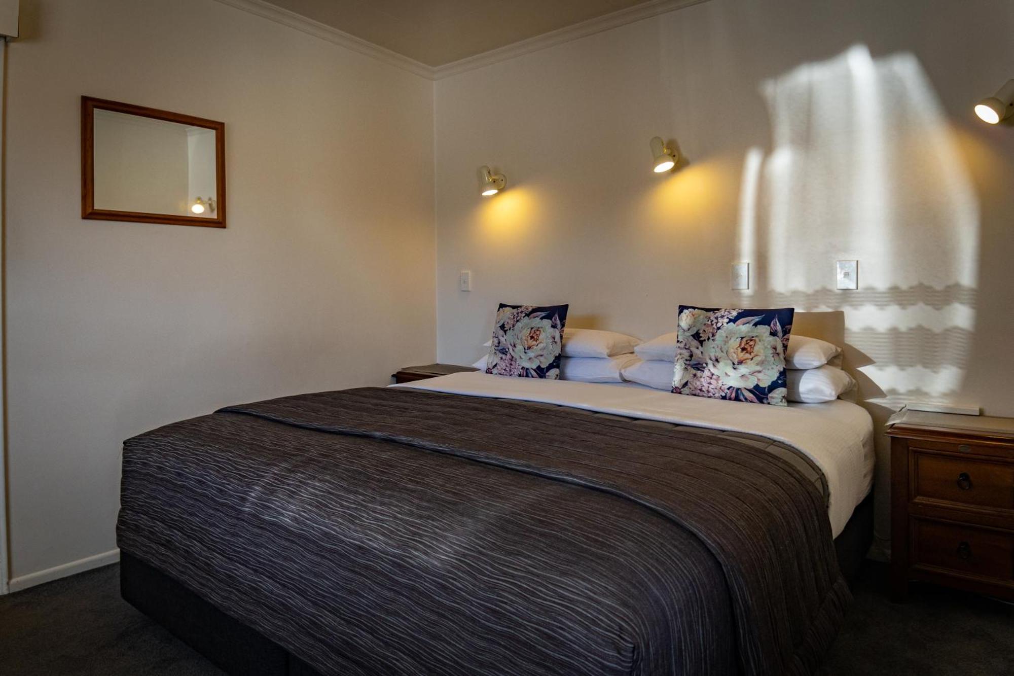 Amber Court Motel Te Anau Zewnętrze zdjęcie